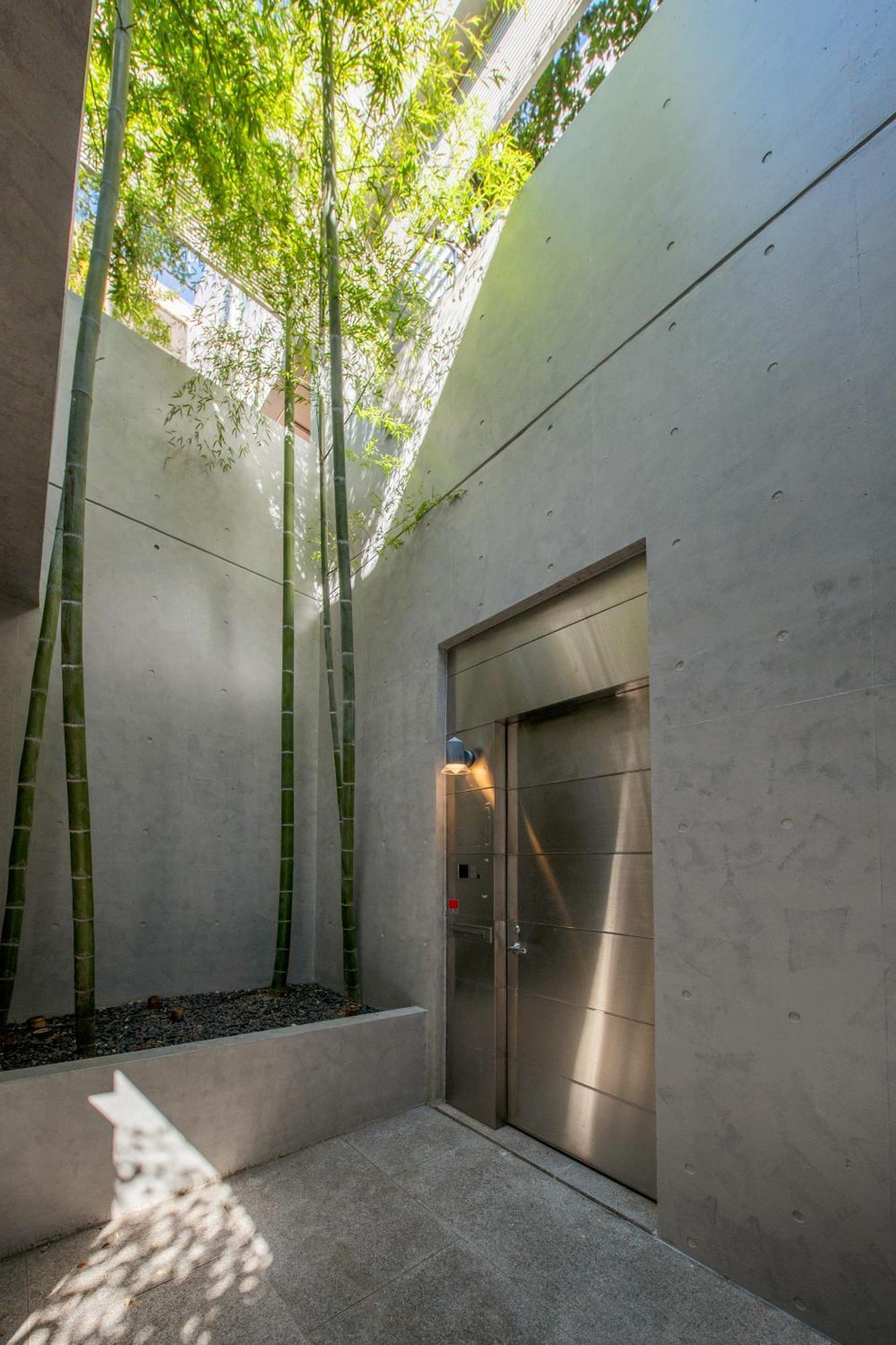 Azabu Modern House The Tokyo Tower Can Be Seen From The Villa 500M2 Exterior photo